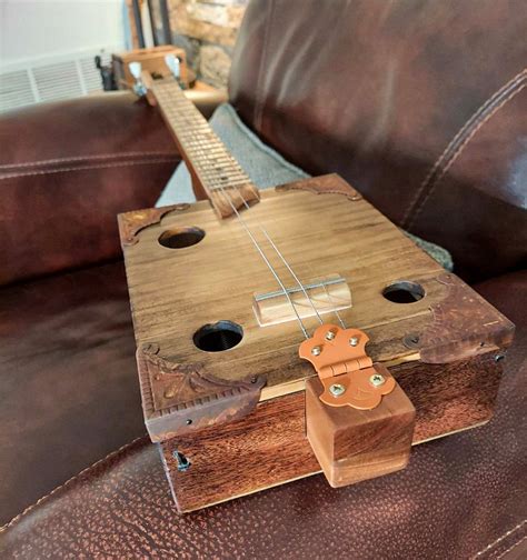 make acoustic cigar box guitar